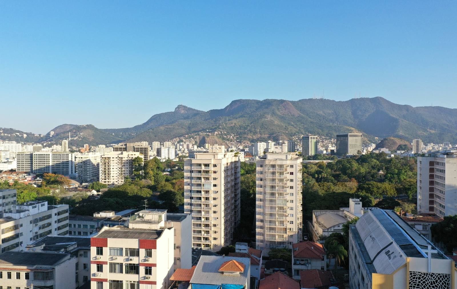 Foto da vista na altura do 12º pavimento, voltada para a Rua Fonseca Teles